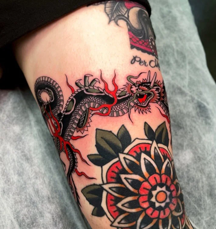 Dragon gap filler for the extremely tough Monique! Thank you again for sitting through this difficult spot so well and the fun idea ★ ☆ ★ made at @wa.ink.tattoo