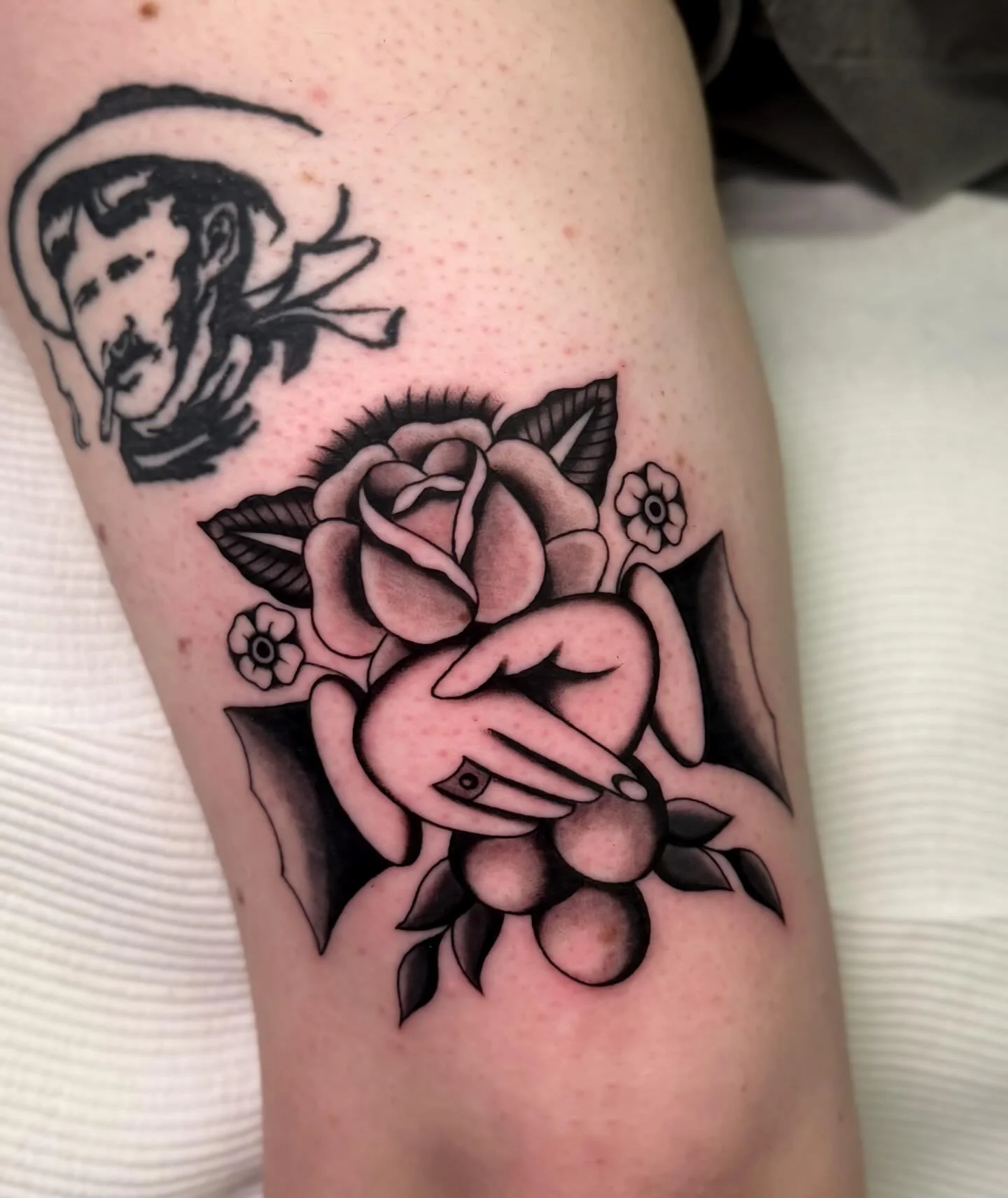 Hand in hand &hearts;︎ made today for Grace at @wa.ink.tattoo thanks for getting this piece of flash!