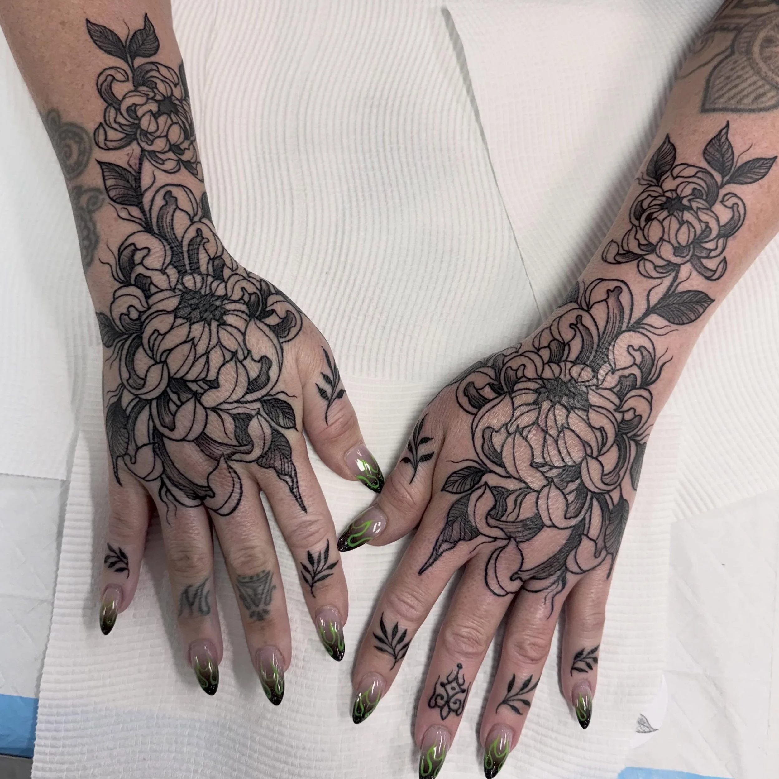 Handz 🖤💅 thank you Cassie ☺️
Now taking bookings throughout June - pop me a message!
Located @wa.ink.tattoo