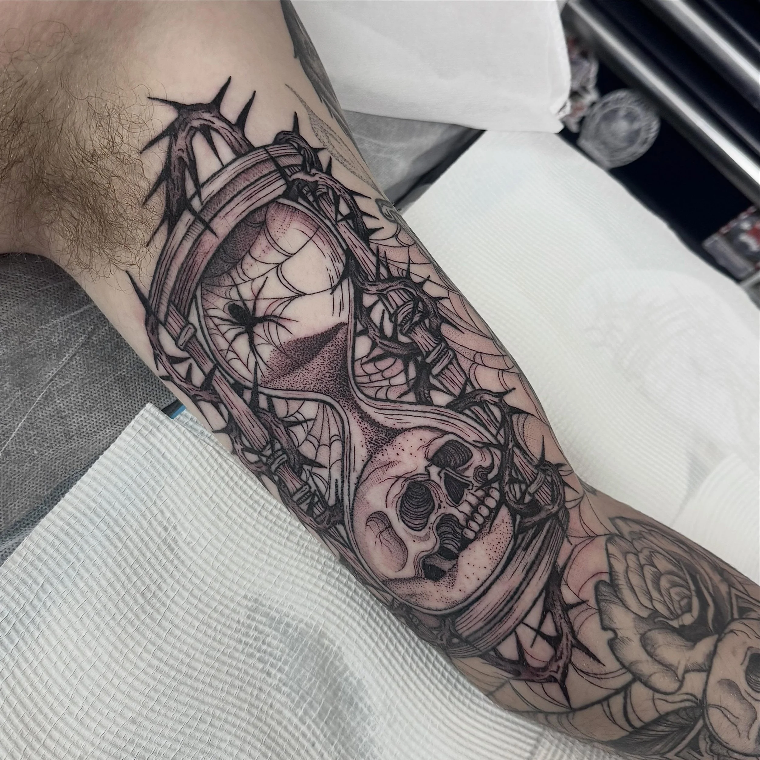 Spooky one for Axel 💀 lines healed shading fresh 🙌
Appointments available this month! Pop me a message with your ideas :) 
Located @wa.ink.tattoo