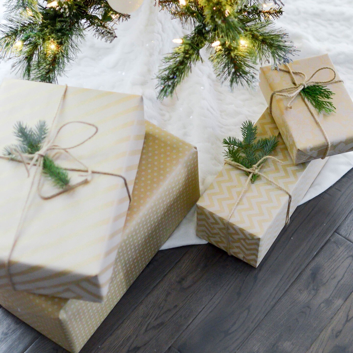 Are you embracing the Christmas spirit and thinking about giving your employees something to say thank you for this year?⁠
Certain gifts are tax deductible, making it rewarding for both the employee and the employer. ⁠
⁠
Gifts such as hampers, skinca