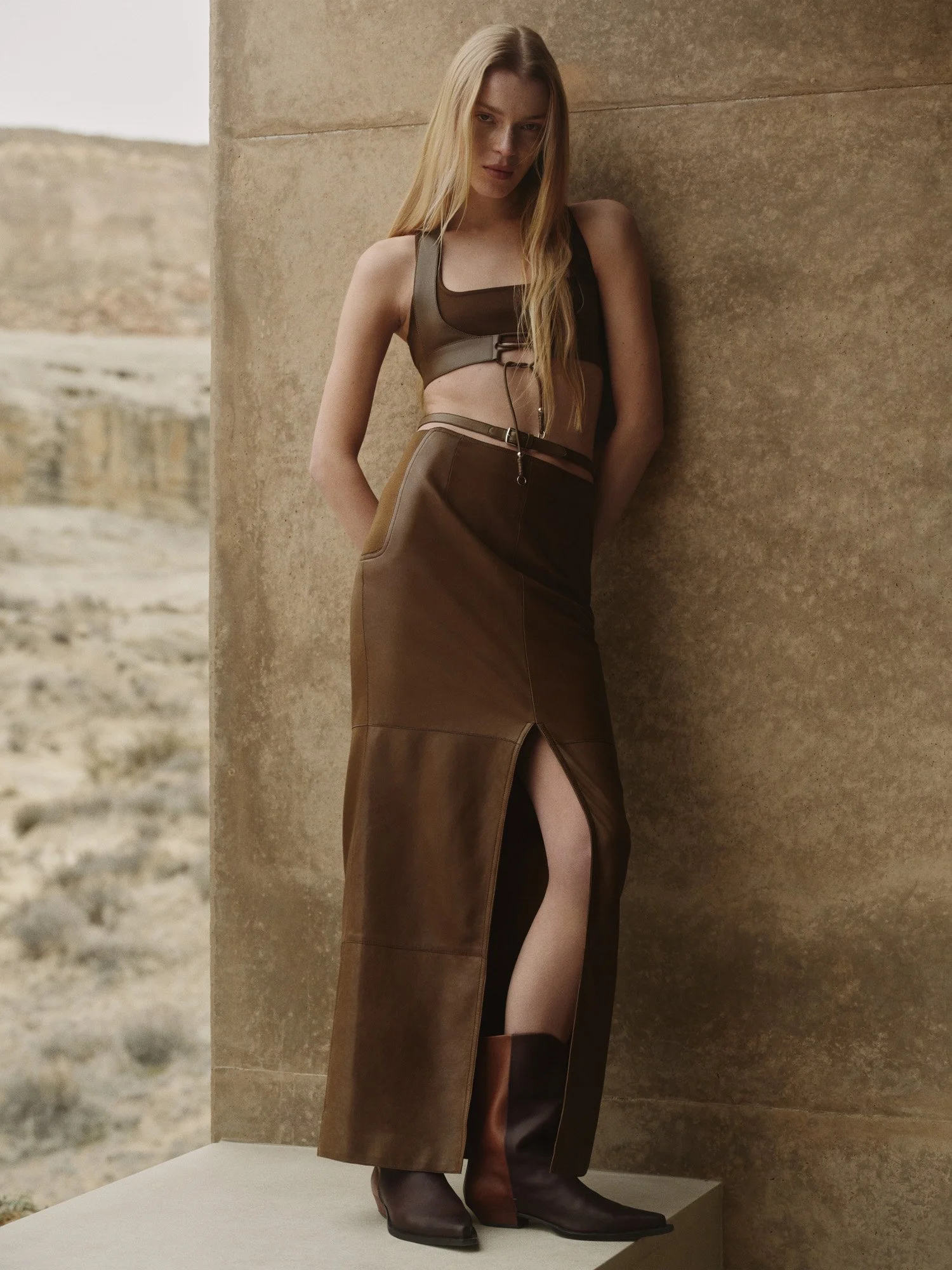 WAL326.main_fashion.03_WALLPAPER_AMANGIRI_0330_RGB 2.JPG