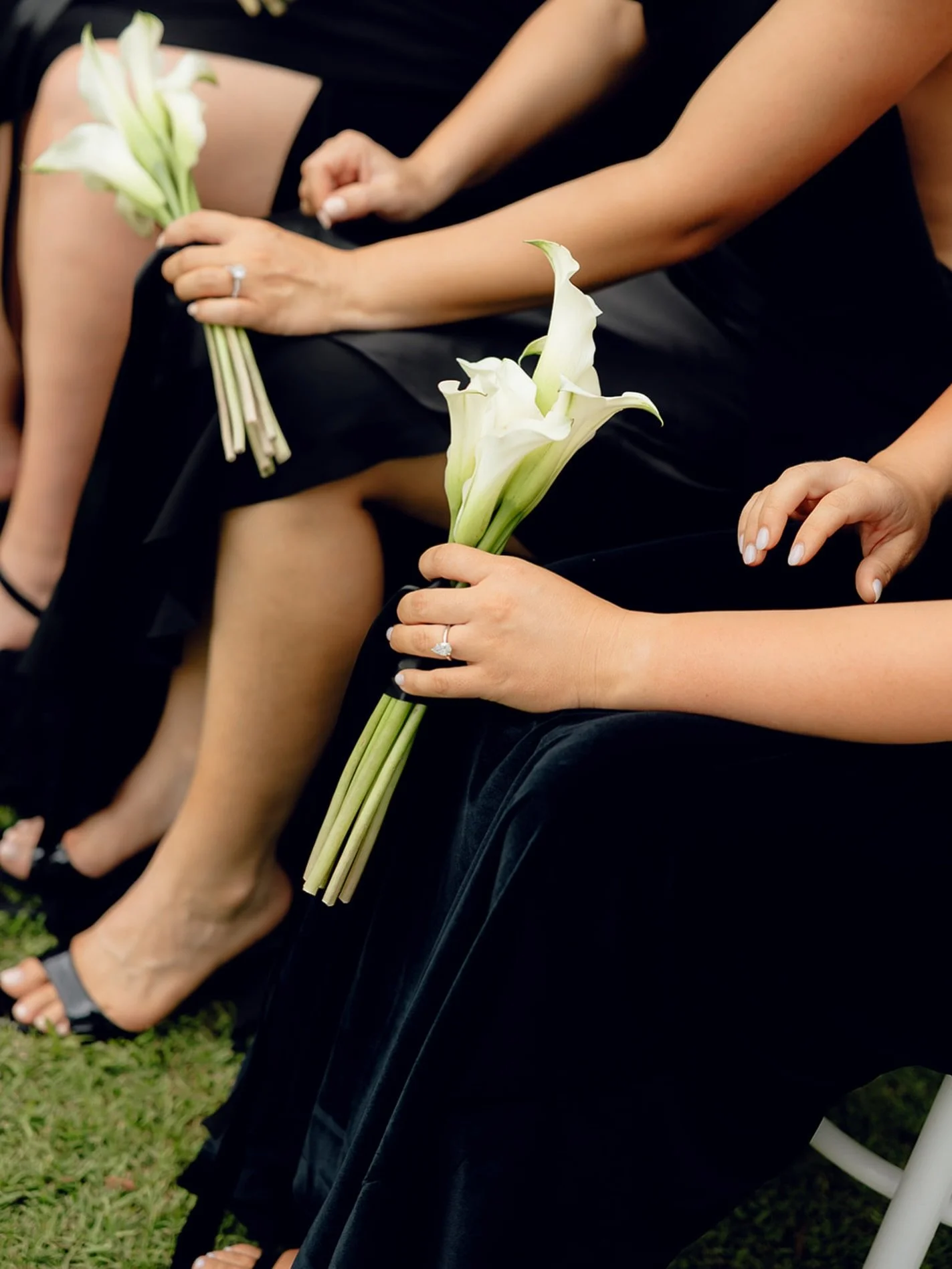 Calla&rsquo;s for the bridesmaids. Black ribbon to compliment @theloverscollection_ 🖤