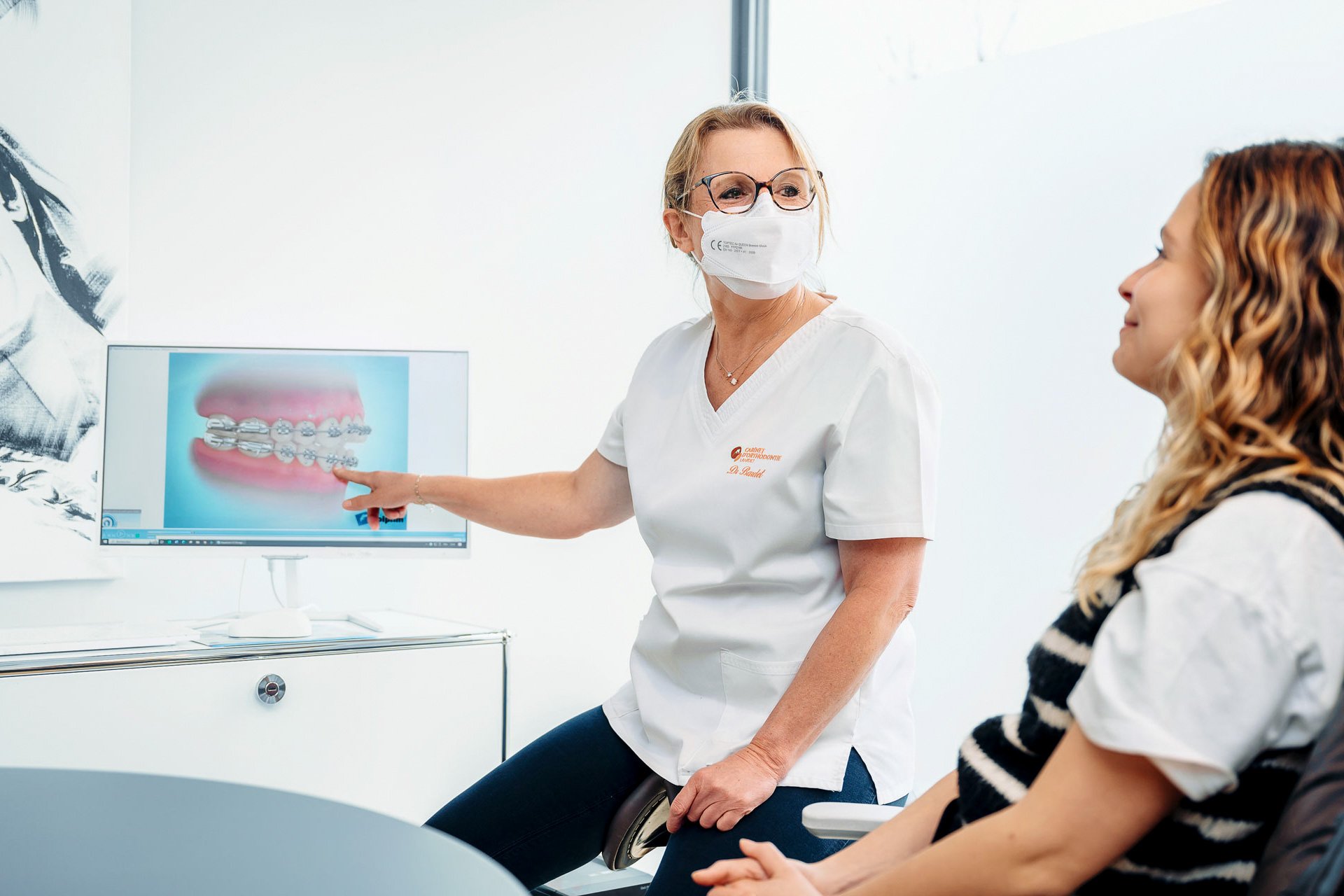 Orthodontiste à Gaillard, dans salle de consultation pour accompagnent enfants et adolescents