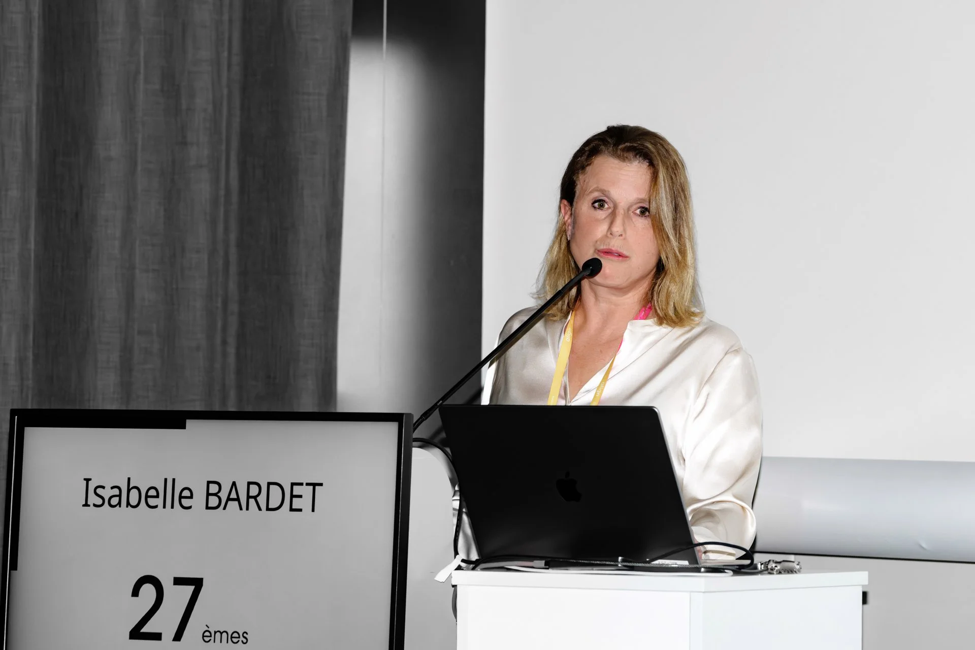 Dr Isabelle Bardet pendant sa communication aux journées de l'orthodontie