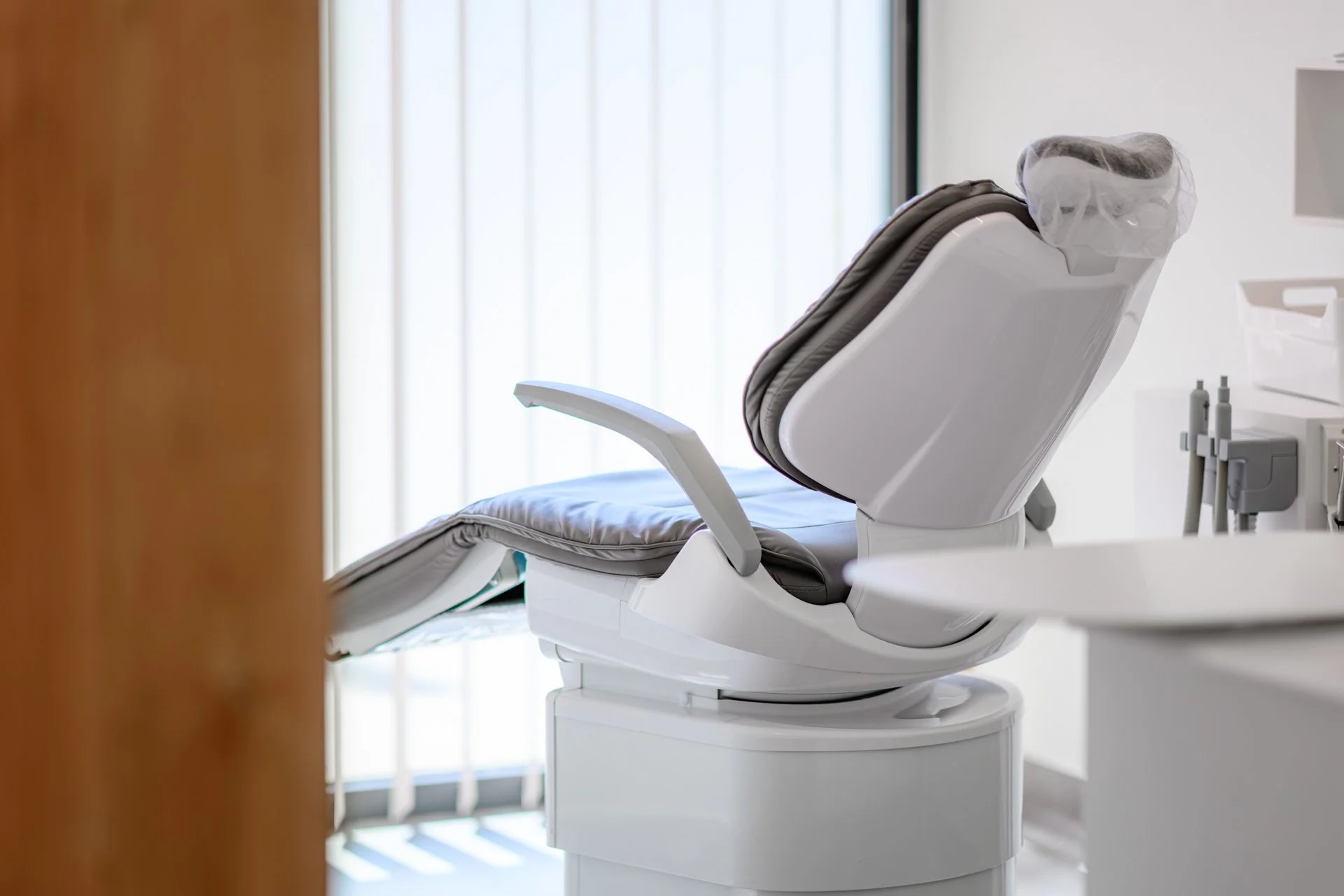 Fauteuil et équipements du cabinet dentaire Bardet à Gaillard