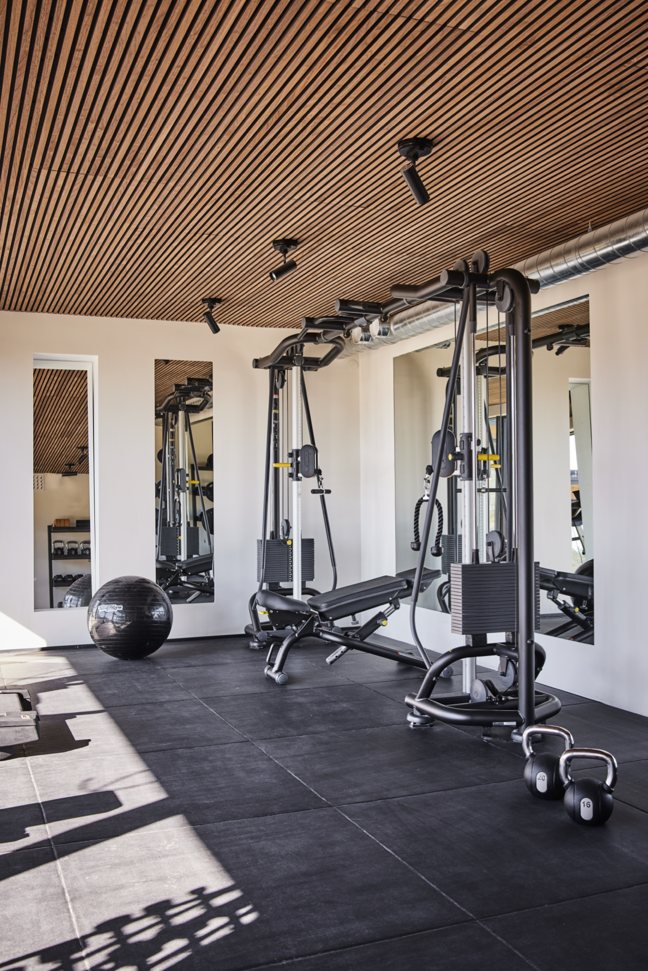 Gym i poolhuset med senaste utrustning från TechnoGym