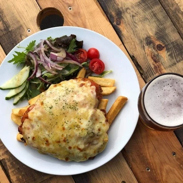 Wednesday is Parmi &amp; Pint Night from $20
🔥New - try the Firey Parmi 

Tuck into a delicious Classic Parmi &amp; Pint OR choose from one of our delicious loaded parmi's:- 💥Choose from 🟠Texan, 🟠Meatlovers, 🟠Mexican and 🟠 Hawaiian. 
All served