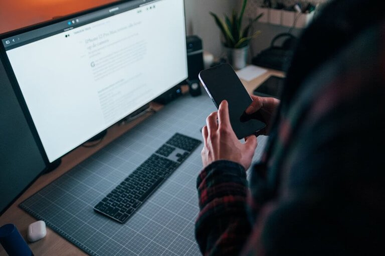 How to deal with negative reviews online with example from Gary Vee