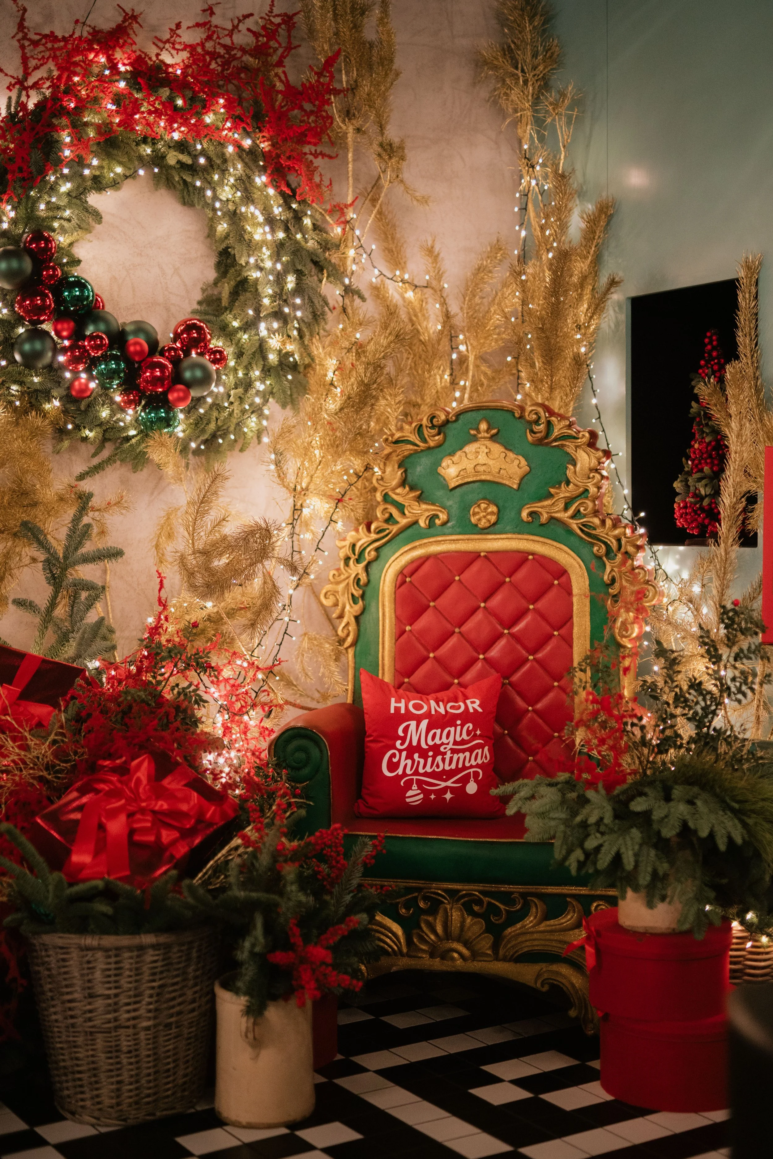 251203 Honor Christmas Party-4.jpg