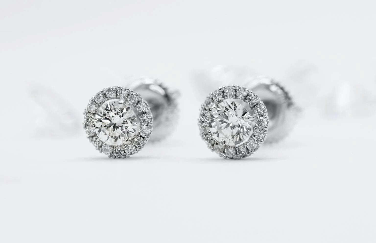 Der Ganze Prozess der Umwandlung von Asche in Leuchtende Diamanten