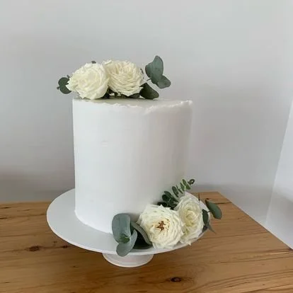 Elegant All White Buttercream - Minimalistic
