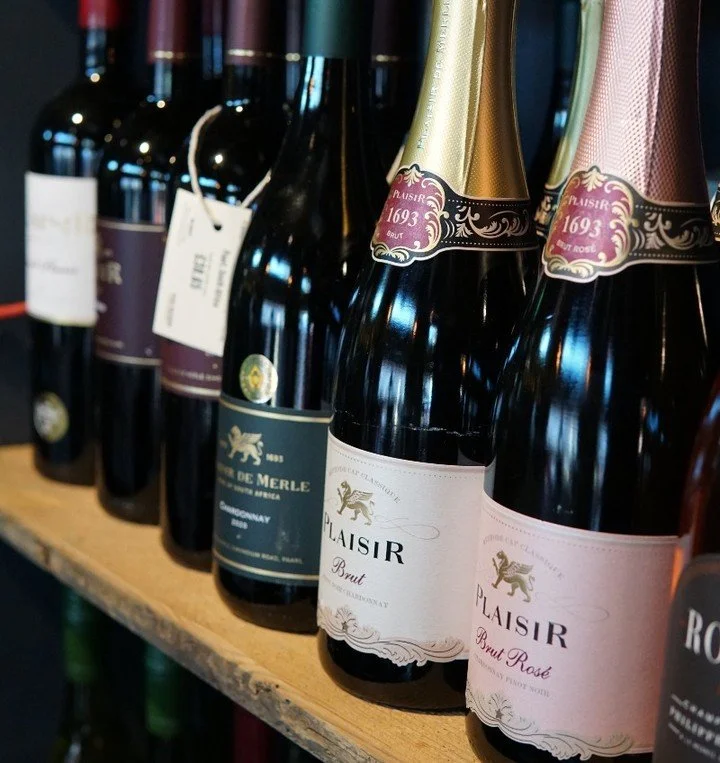 The Plaisir Cap Classique Ros&eacute; Brut and Plaisir Cap Classique Brut NV... What better way to start the New years than to pop some of the finest South African sparkling wines 🍾

Shop with the link in our bio!

#southafricanfood #southafricanres