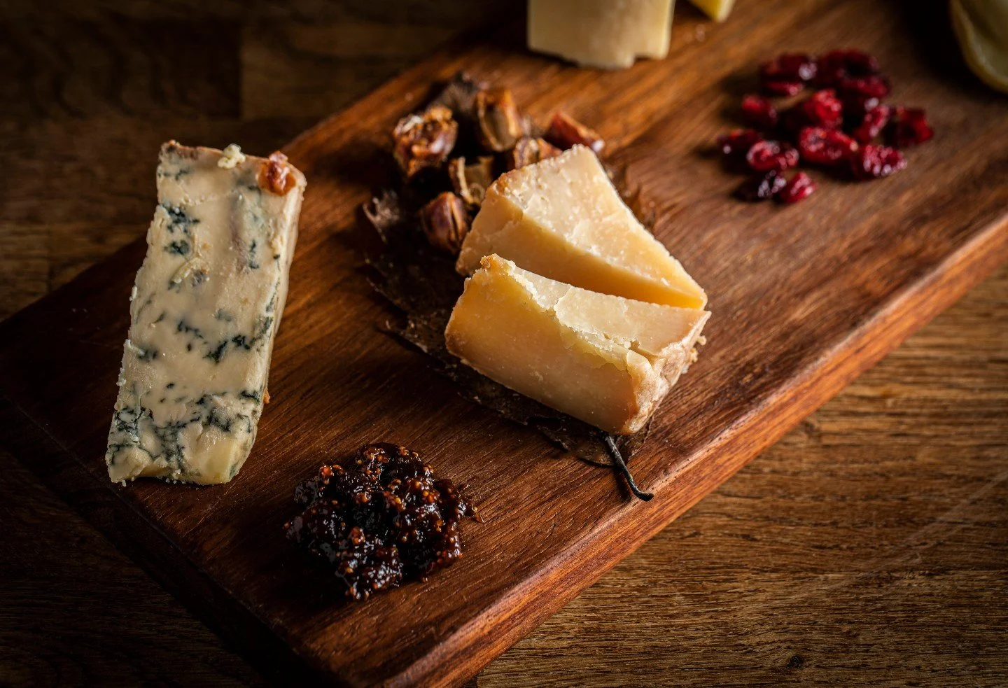 It&rsquo;s the bluest day of the year, luckily our cheese boards are excellent at smoothing out the roughest of Mondays 🧀

#bluemonday #bluecheese #cheeseboardexperience #cheeseandwine #wineandcheese