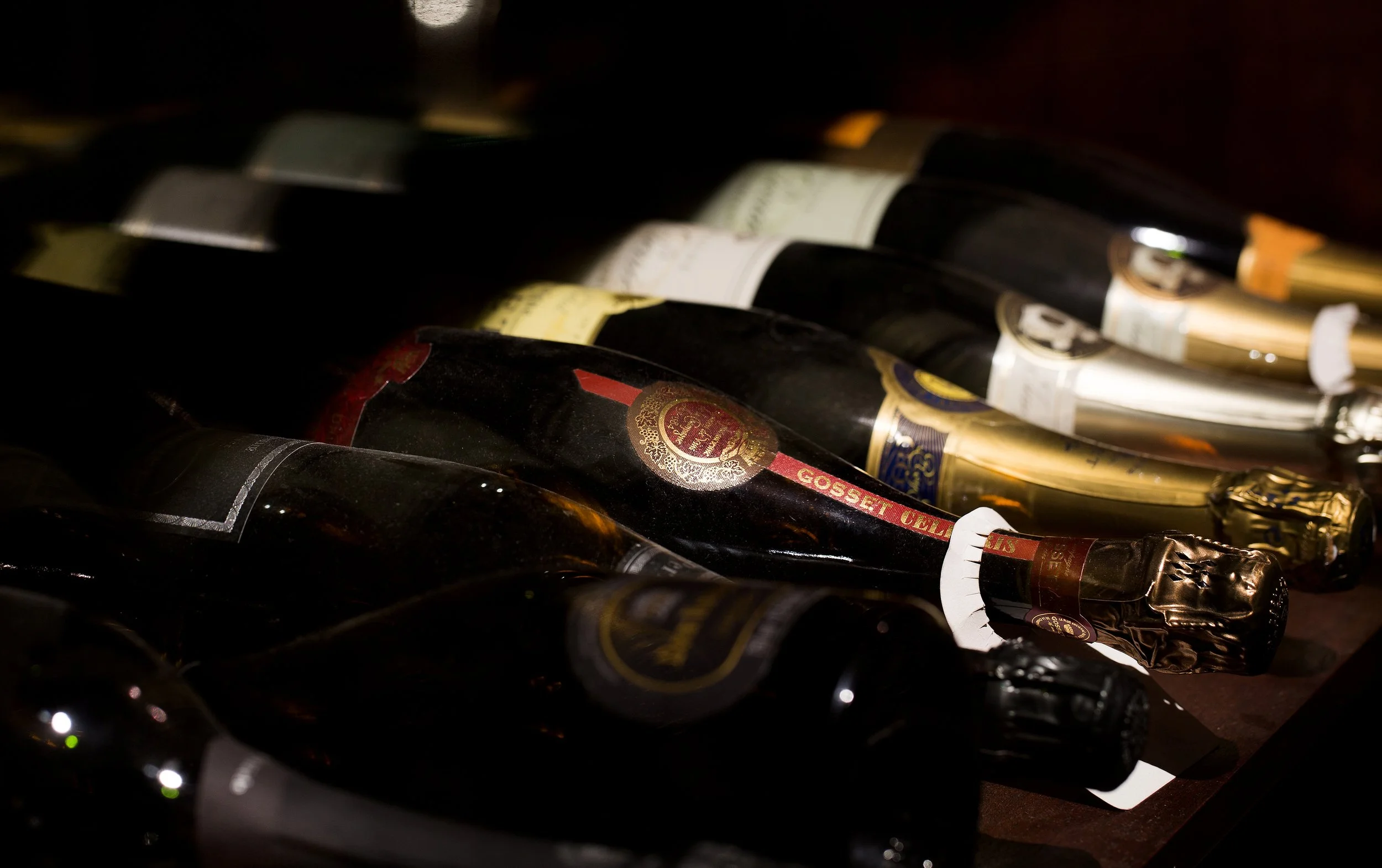 8V7A1485 champagne close up.jpg