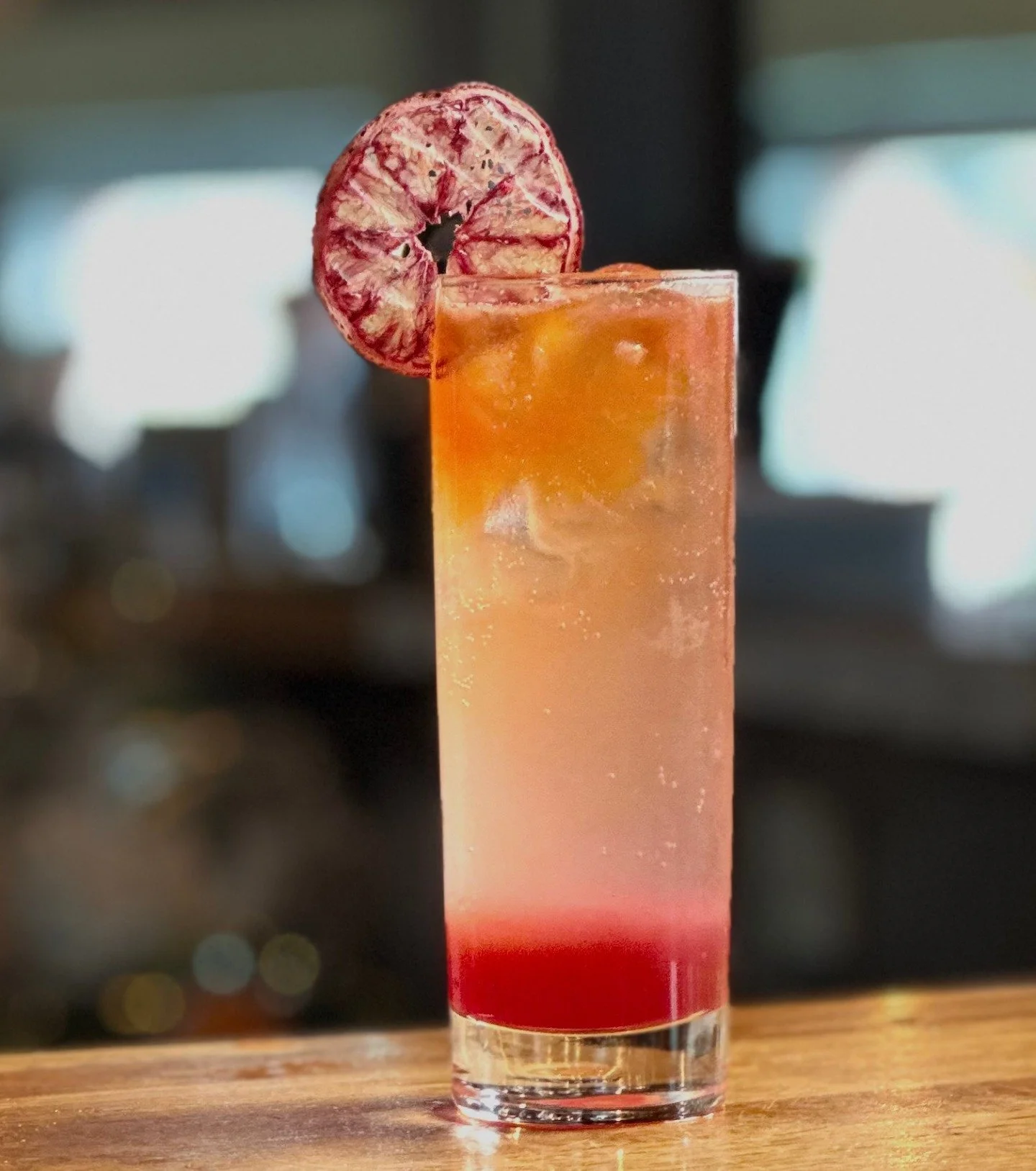 From the Safari Sunset (vodka, ginger beer, blood orange) to the bold Klip &amp; Chill (Campari meets brandy with a citrus kick), this lineup doesn&rsquo;t miss 🍸

#cocktails #sunnylondon #sunnycocktails #southafricanflavours