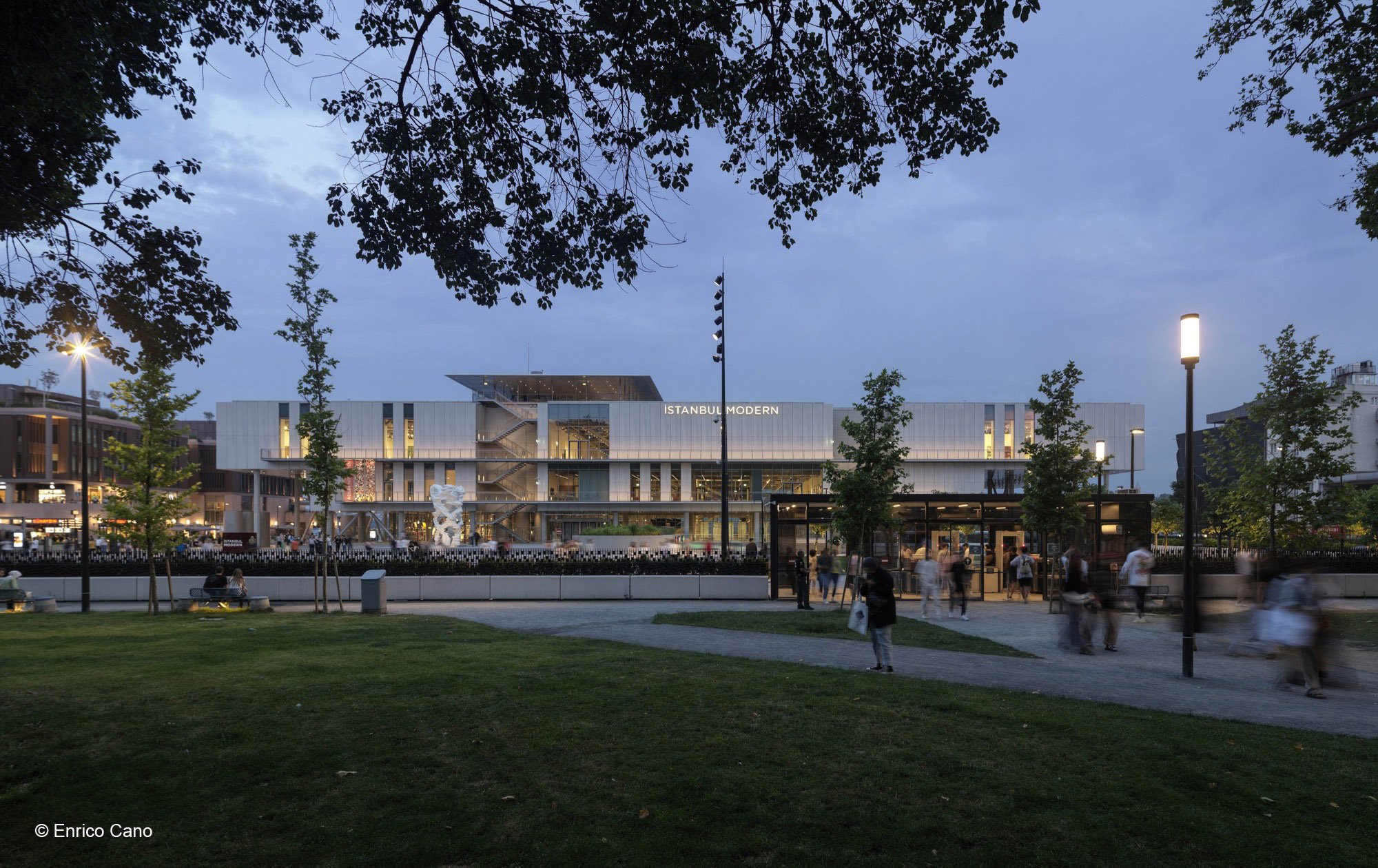 istanbul-modern-museum-renzo-piano-building-workshop_20 copy.jpg