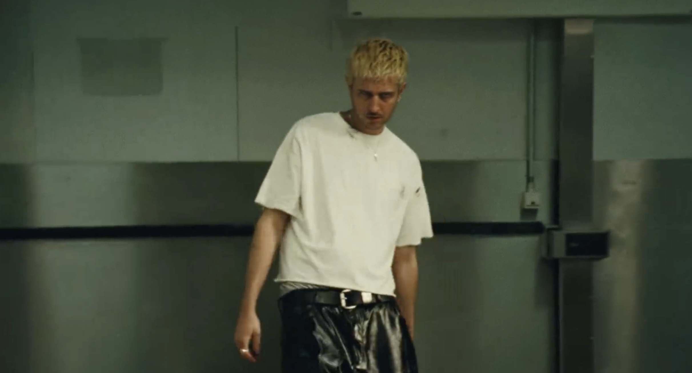 OSCAR & THE WOLF — SOMEBODY WITHOUT YOU 2.png