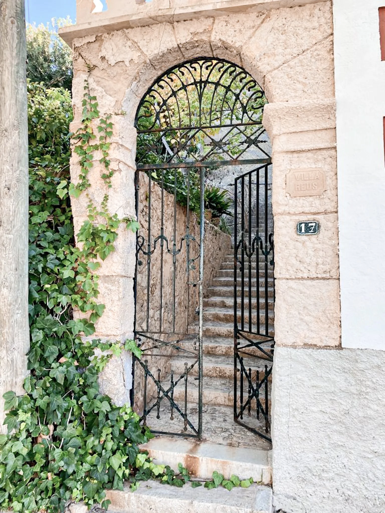 Puerta de la calle (1).jpg