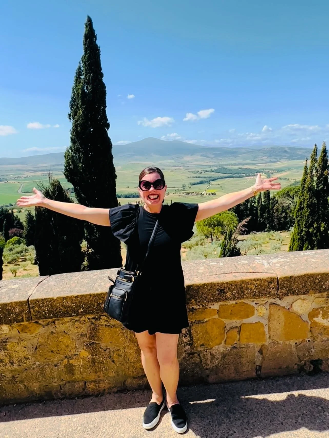 IMPORTANT CREATIVE RETREAT UPDATES🎉👩🏻&zwj;🎨
🔗🔗🔗 in bio! 
1. Portugal has just sold out for 2026! Join the waitlist! 
2. Spain has a few spots! It&rsquo;s going to be FAB- join us! 
3. Add your name to the First to Know List for my Canada Retre
