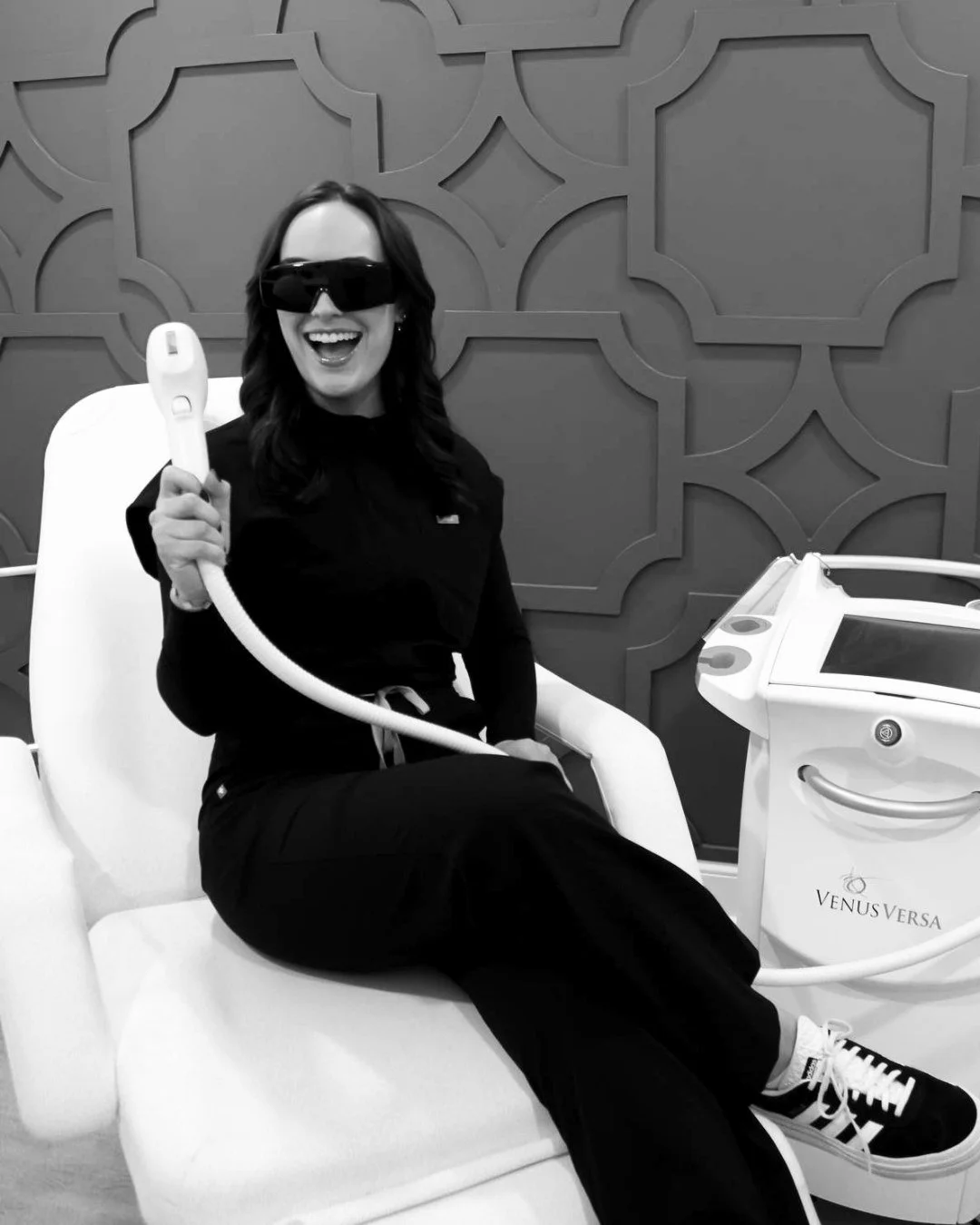 Venus Versa is one of our favorite multi-treatment devices. And for good reason. ✨

It targets dark spots and hyperpigmentation with IPL, removes unwanted hair, tightens skin, and even helps smooth cellulite on the body.

One machine, endless results