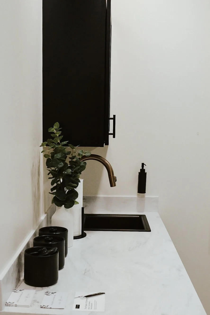 CHAPTER NINETY: A Day in the Life of an Aesthetic Injector—What the Job Really Looks Like