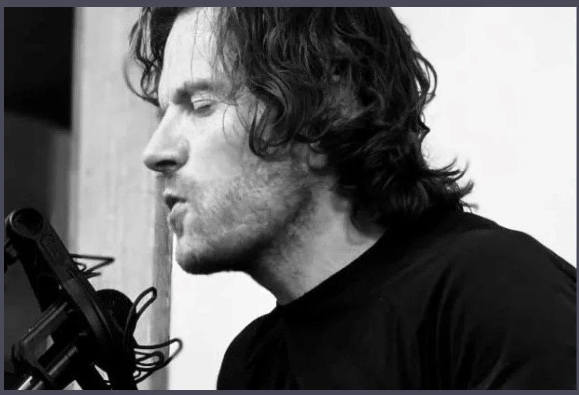 Live Music at Long Table-Tom Bradshaw