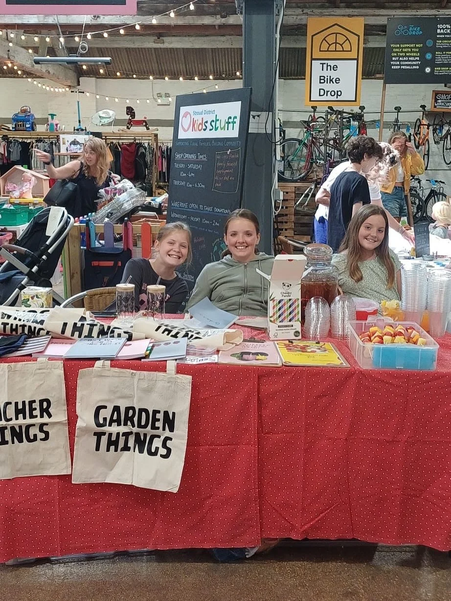 Meet the Mini makers.
.
Saturday 1st November 11-1, these young entrepreneurs are back. 
.
If you know a young person under 16 who wants to be part of the mini makers market get in touch and if you want to start your Christmas shopping early and supp