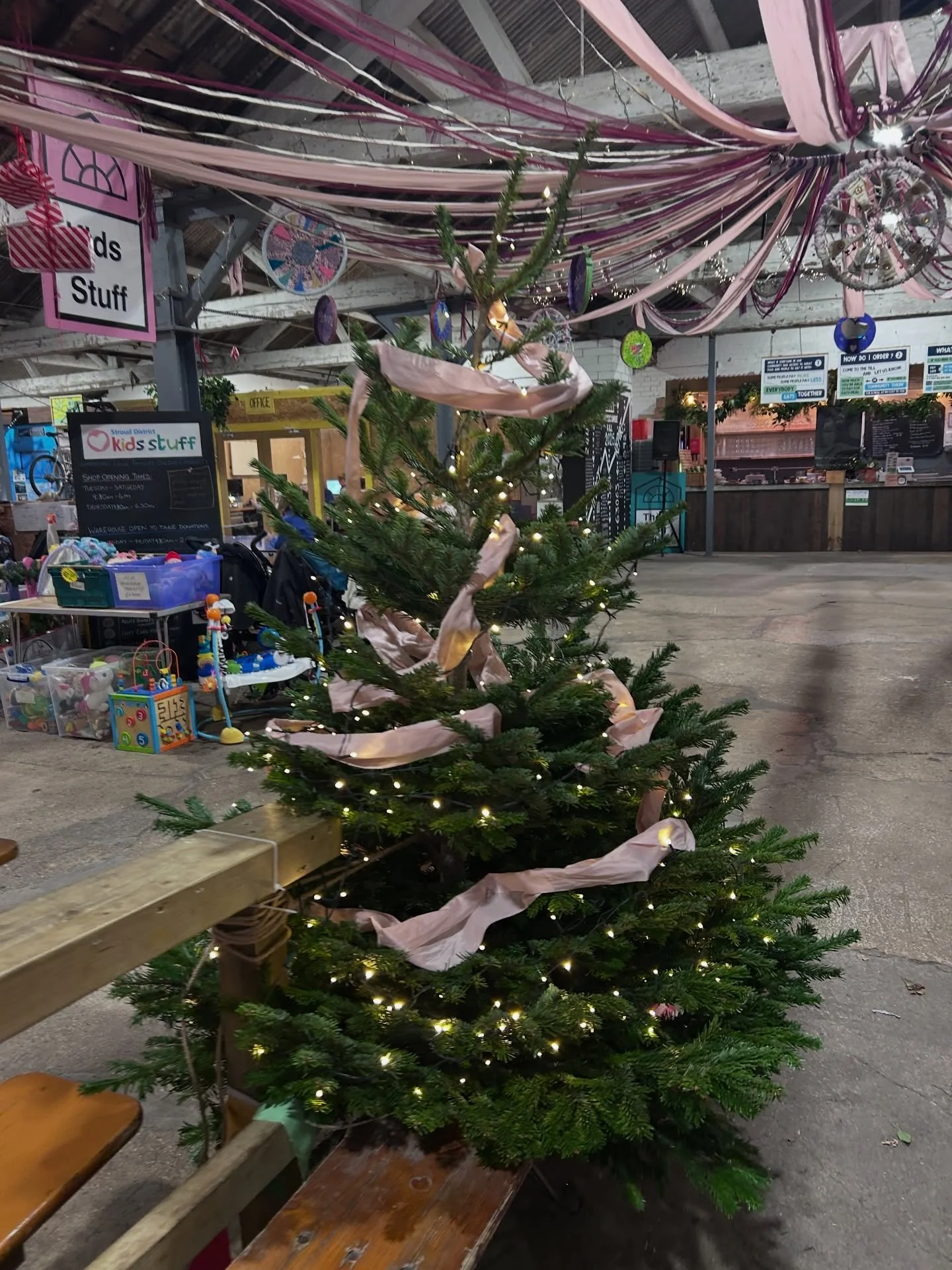 Community collaboration.
.
The mill is now decorated for Christmas with the help of kind donations of both materials and time from local businesses and our team here.
A huge thanks to:
🧶Paradise house @novalis.trust in Painswick has decorated our ma