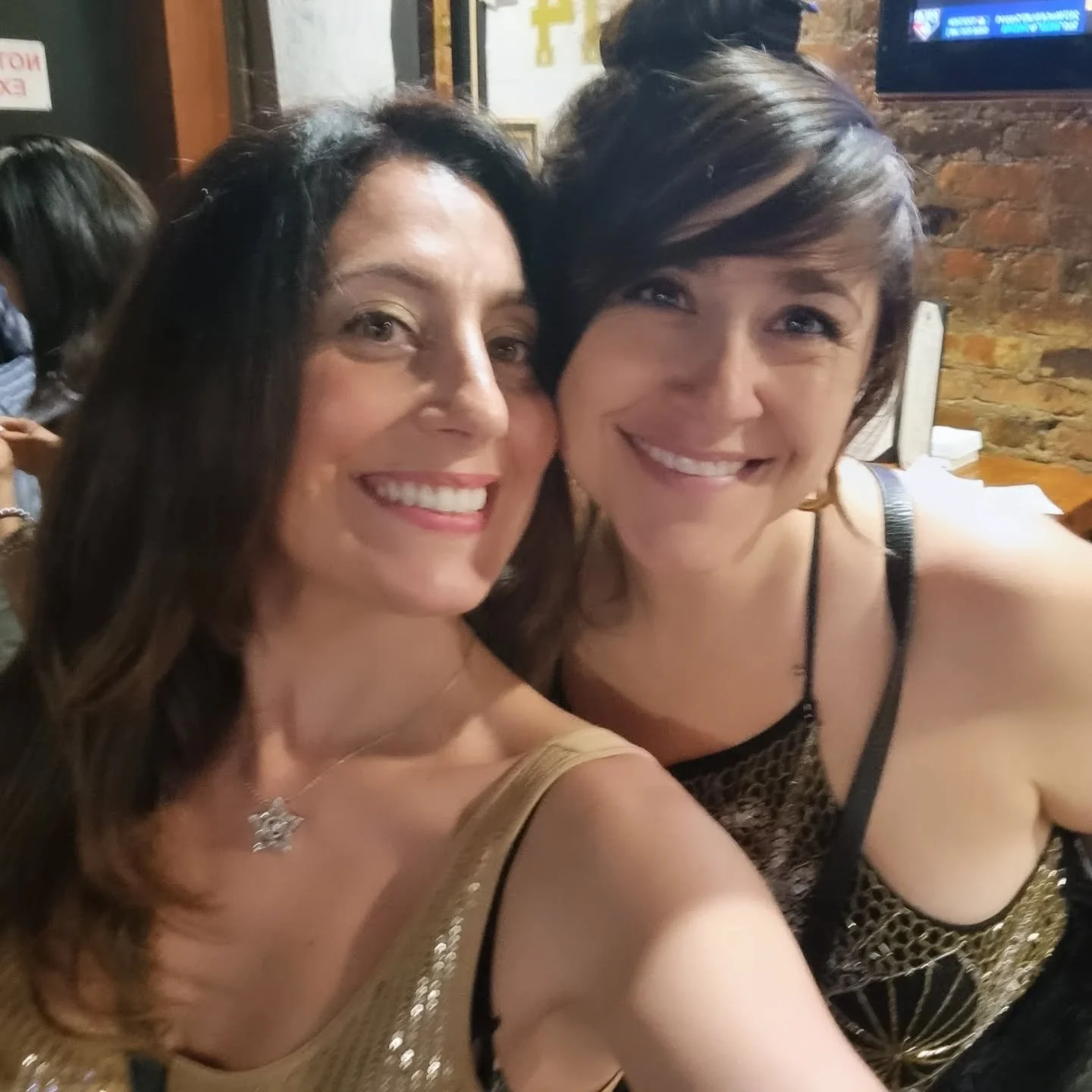 Sometimes adding a little Sparkle Just means immersing yourself with the people, places, and things that make you happy and make you feel the most like yourself... And Adding a little fun never hurt anyone!

The weekend is only 4 days away!

@sarahco