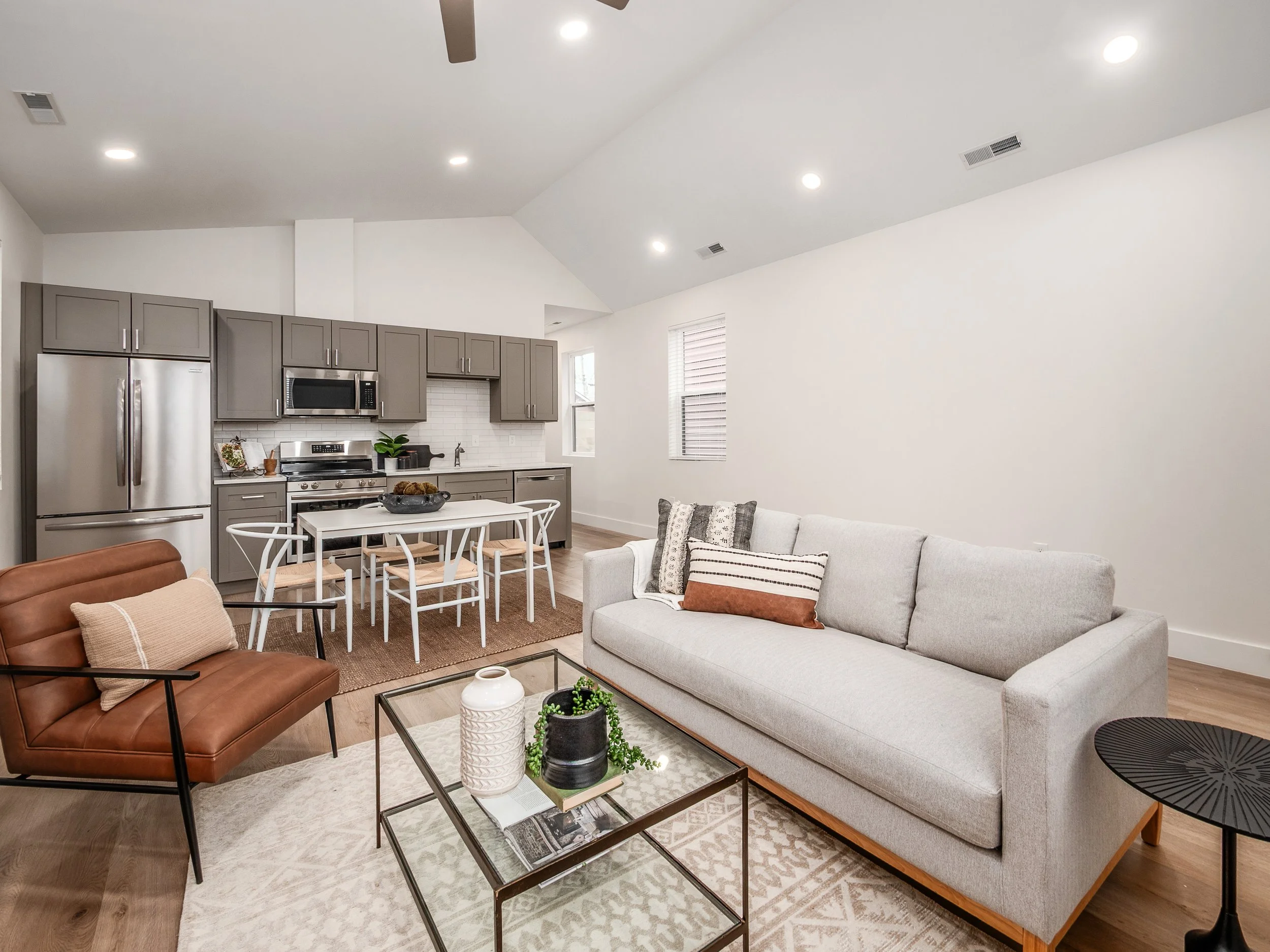 012_Ave Columbus OH 43223 USA.jpg