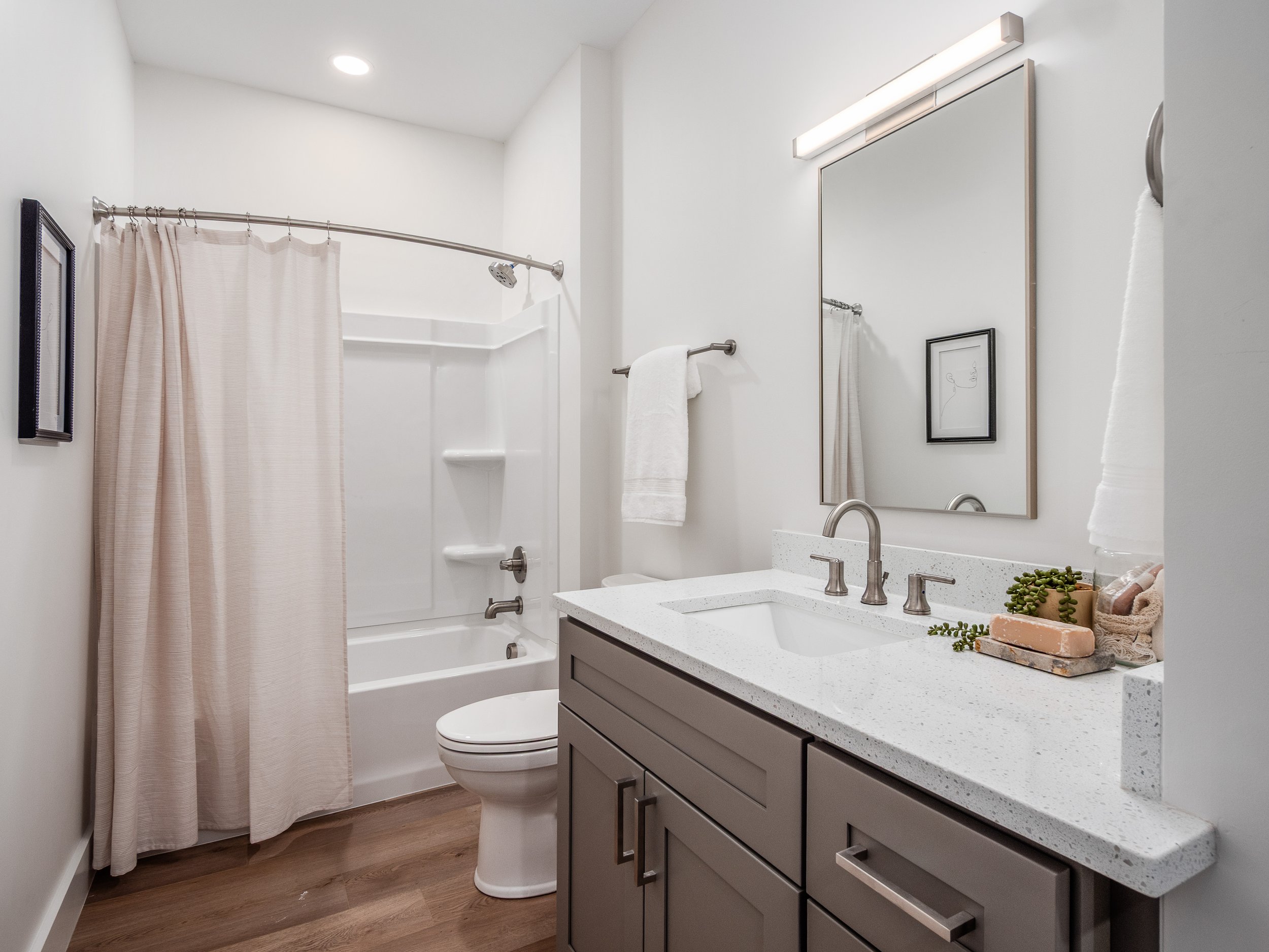 023_Ave Columbus OH 43223 USA.jpg