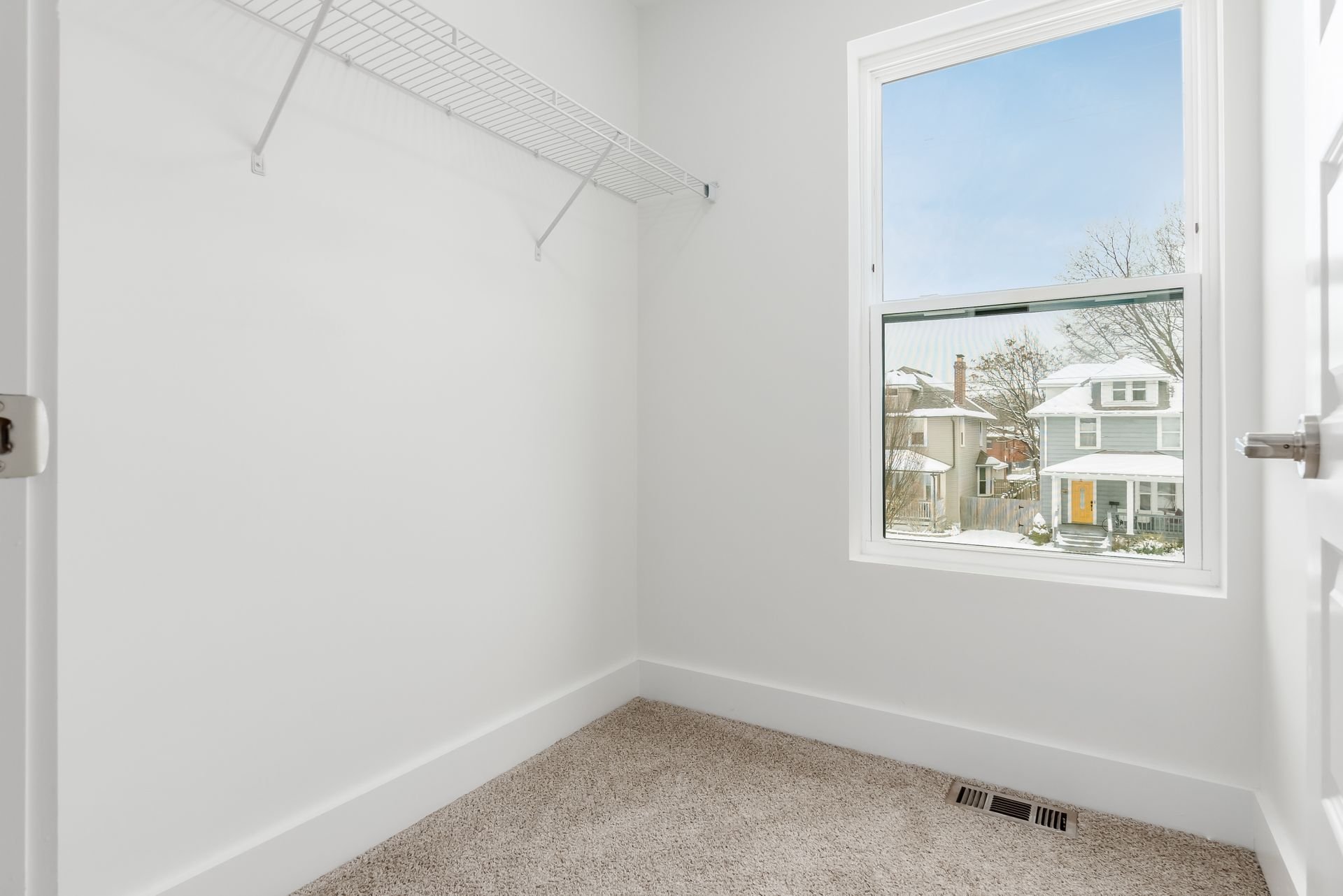 027_ Rd Columbus OH 43205 USA.jpg