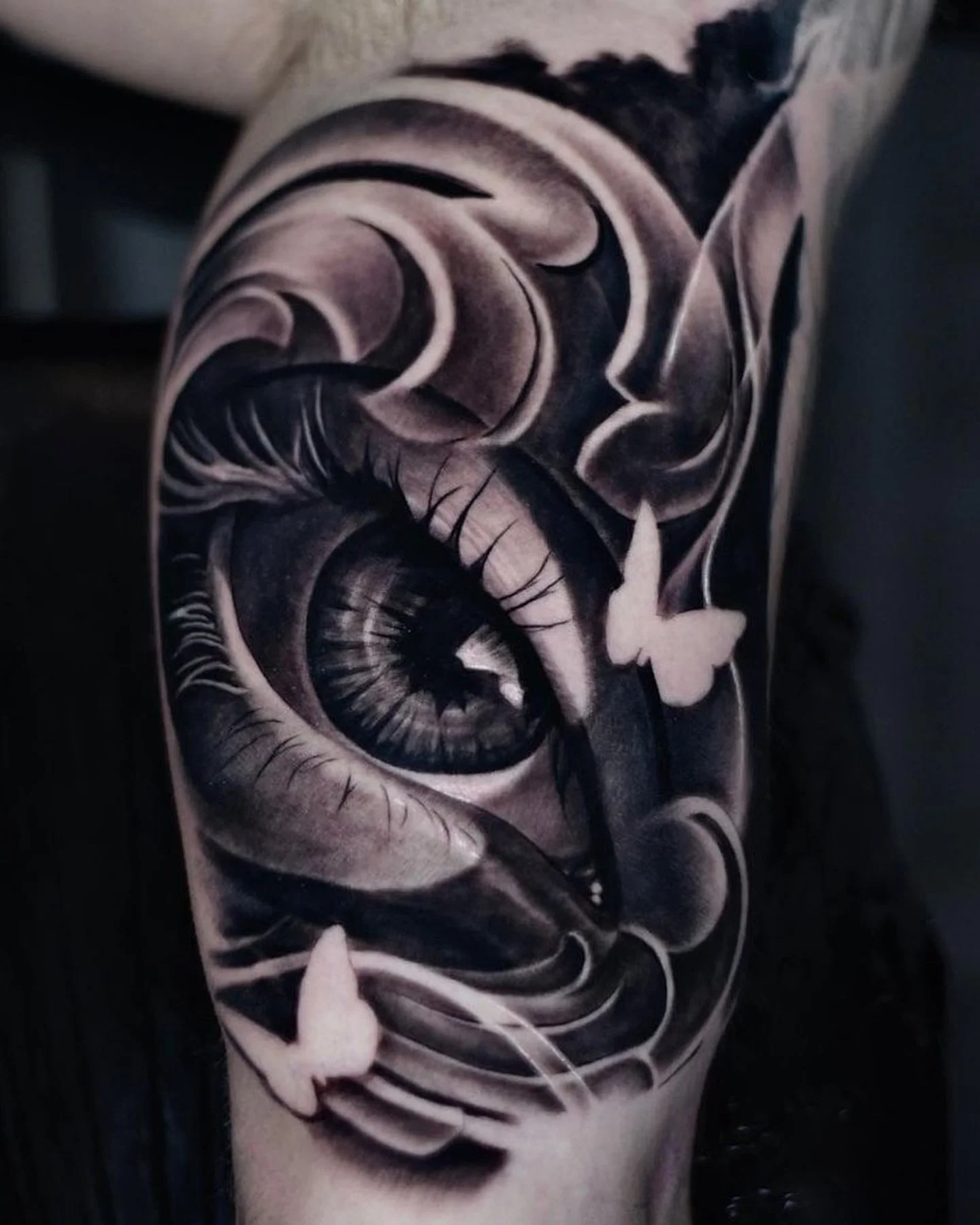 reign-gallery-image-3-eye.jpg
