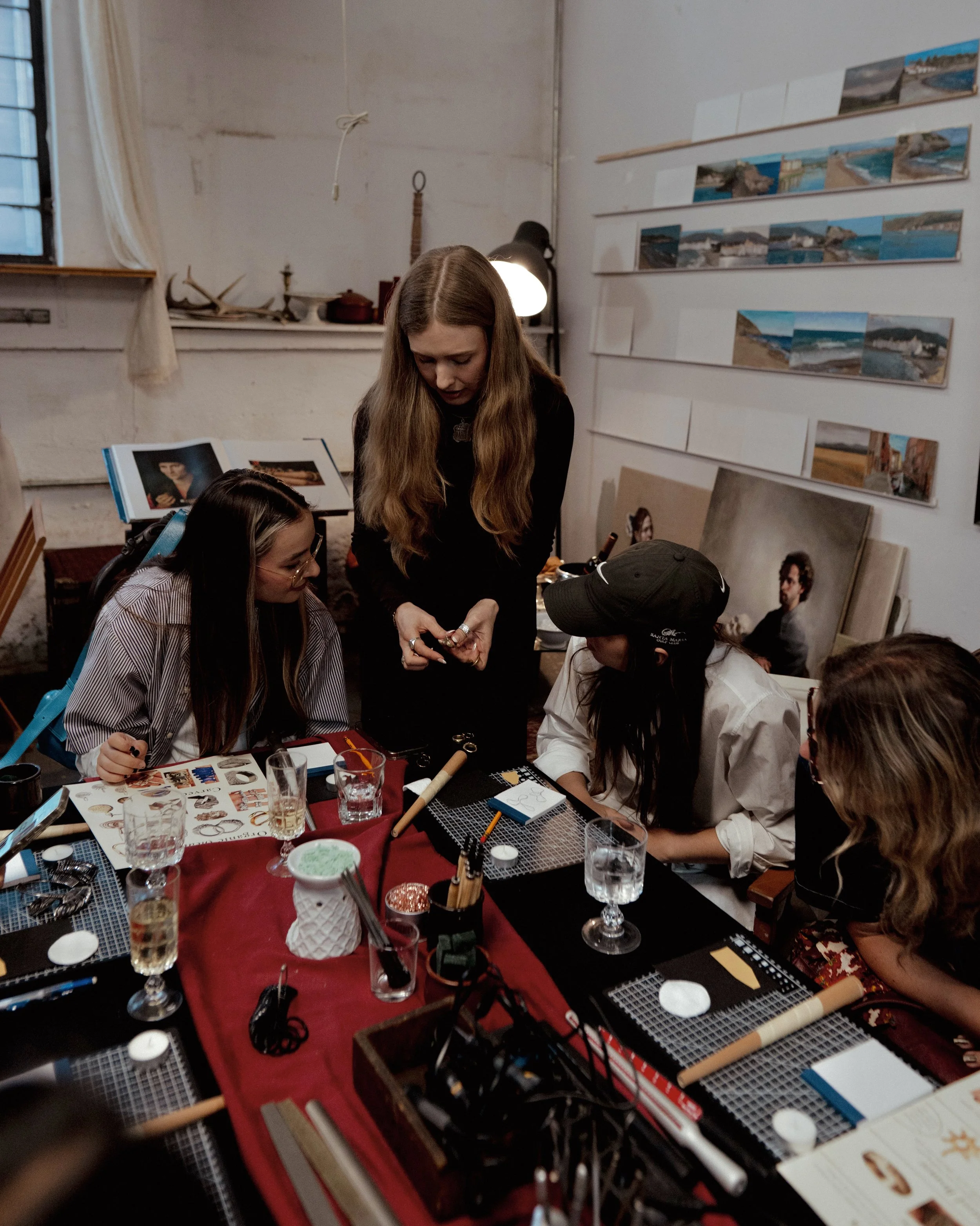 A jewellery workshop for a hen party in Barcelona