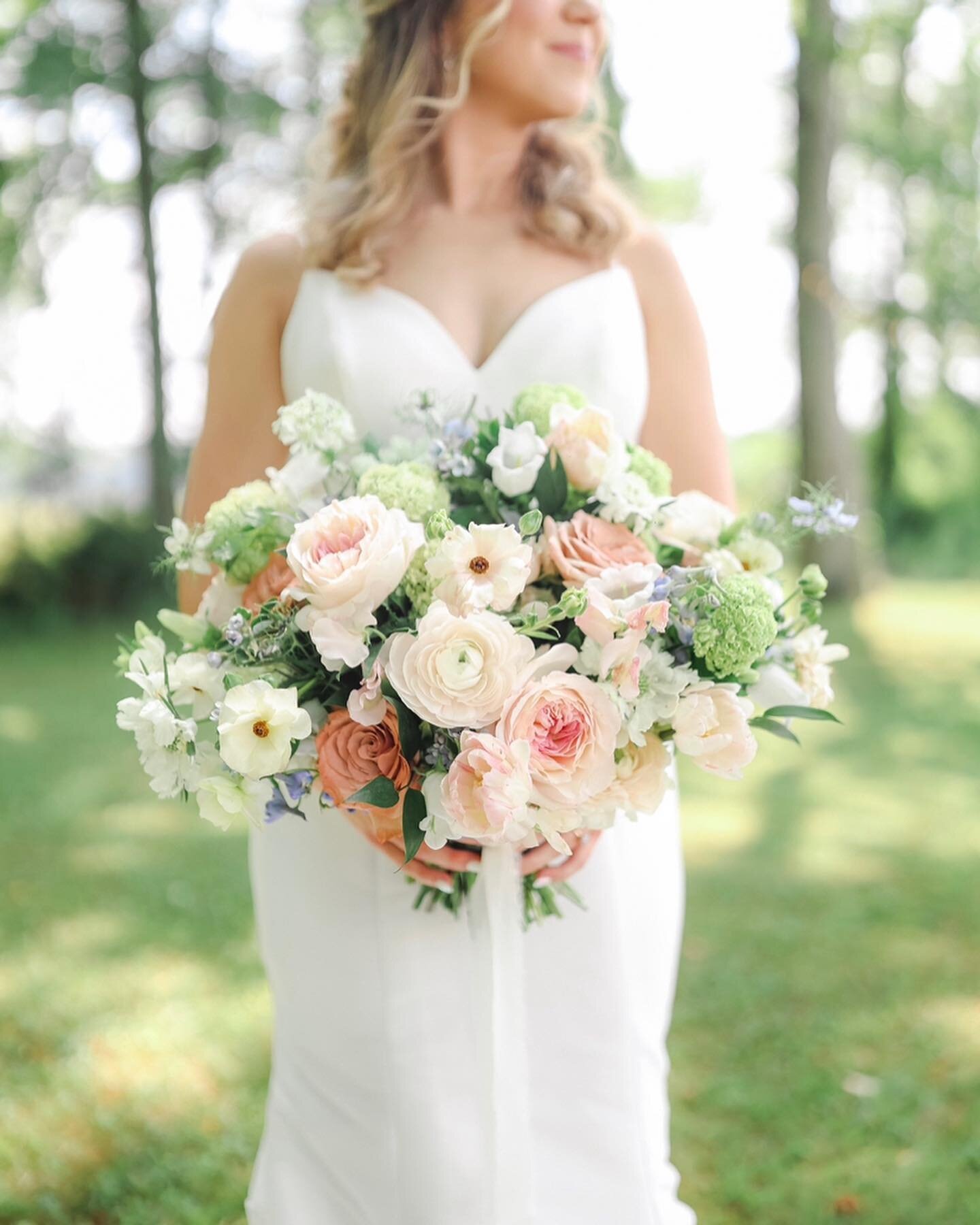 This bouquet was too good not to remember! A keepsake every bride is guaranteed when booking with Of the Valley.

2024 brides I want to hear from you! Go to Ofthevalleyfloralco.com to inquire today and let&rsquo;s create something that reflects you a