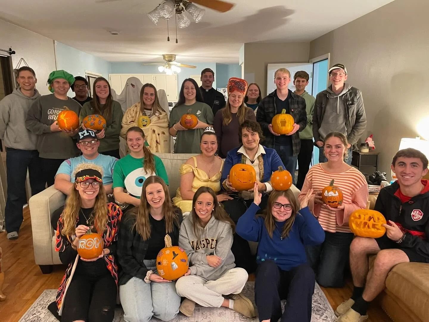 Happy Halloween! Eagle Catholic students had a blast decorating pumpkins on Wednesday🎃