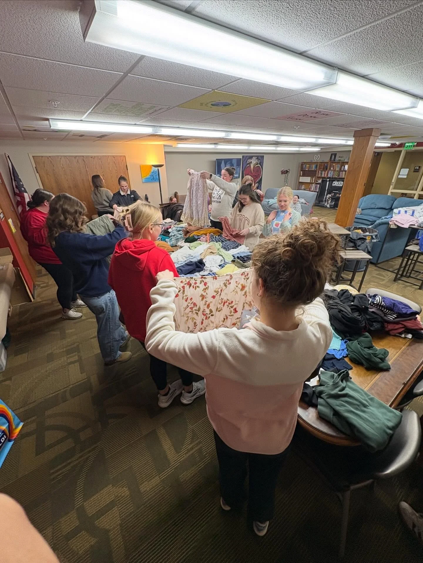 ⭐️EAGLE CATHOLIC&rsquo;S FRIDAY NIGHT⭐️ The girls had fun with their clothing swap and the guys had fun at their movie/game night!