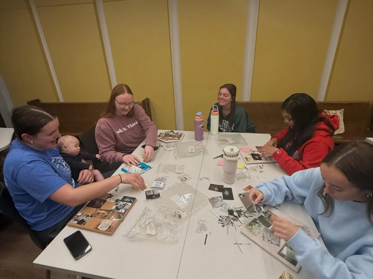 This past week we had Prayer/Crusader Board making night after Wednesday Mass and a Galentine&rsquo;s day celebration with dirty sodas and bouquet making! Keep an eye out for events this week!