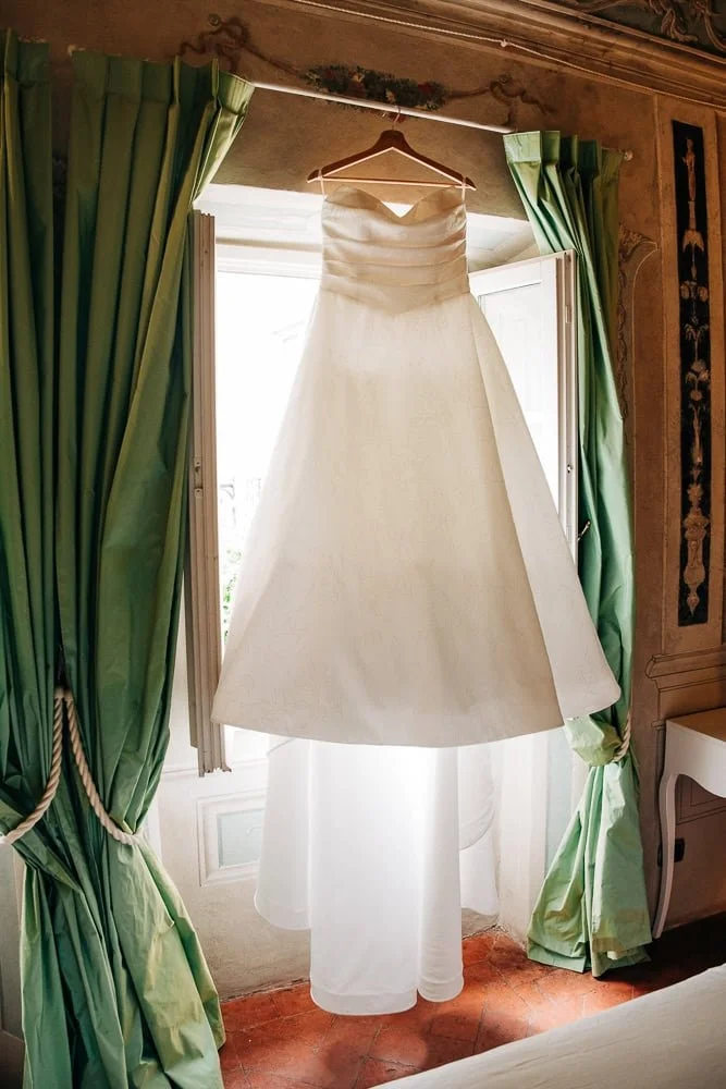 81-tuscany-wedding-getting-ready-villa.jpg