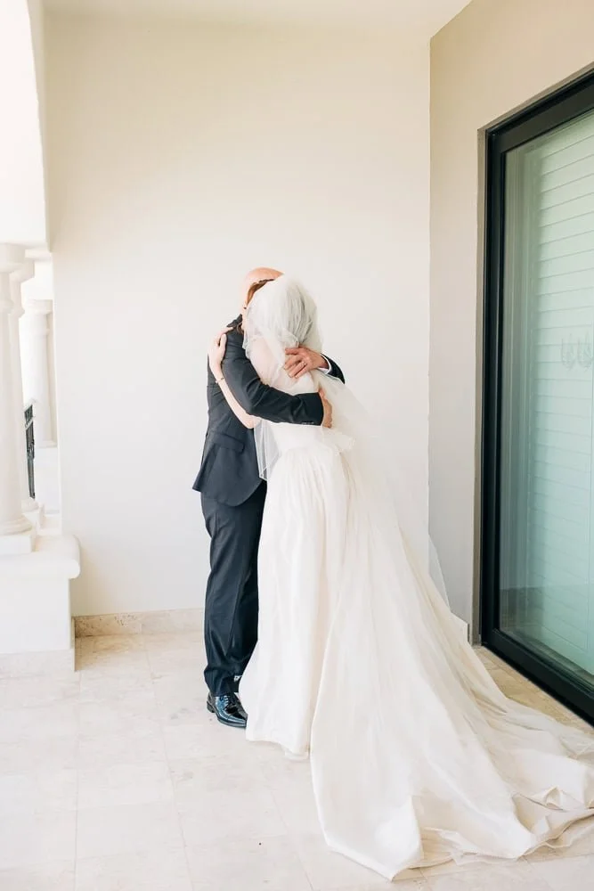 081-bride-first-look-hilton-los-cabos.jpg