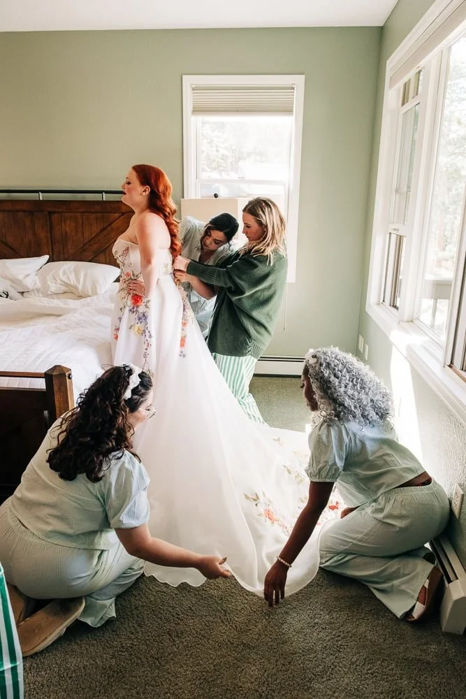 022-bride-getting-ready-estes-park.jpg