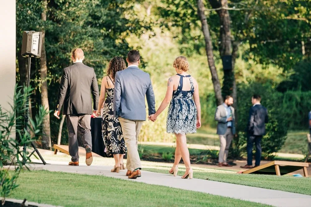 150-fall microwedding icocktail hour.jpg