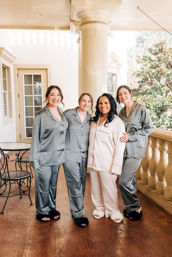 008-Bride getting ready.jpg