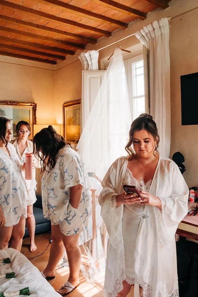 95-tuscany-wedding-getting-ready-villa.jpg