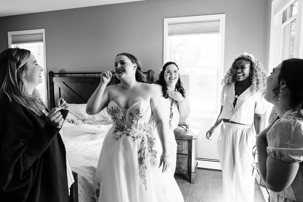 025-bride-getting-ready-estes-park.jpg
