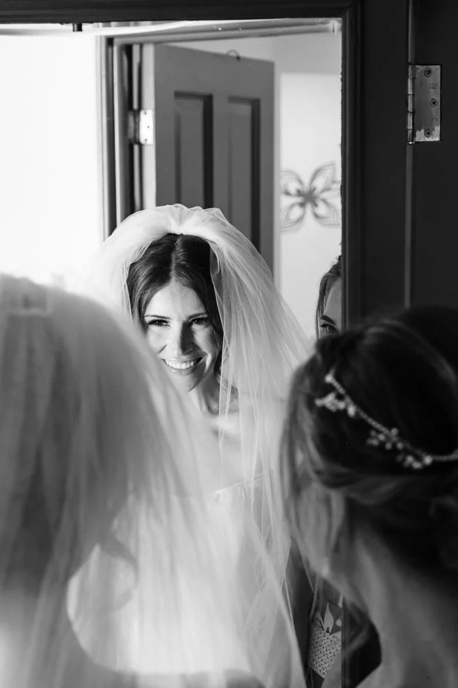 078-bride-first-look-hilton-los-cabos.jpg