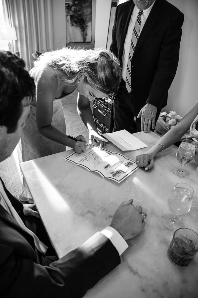 86-yacht-club-wedding-cocktail-hour.jpg