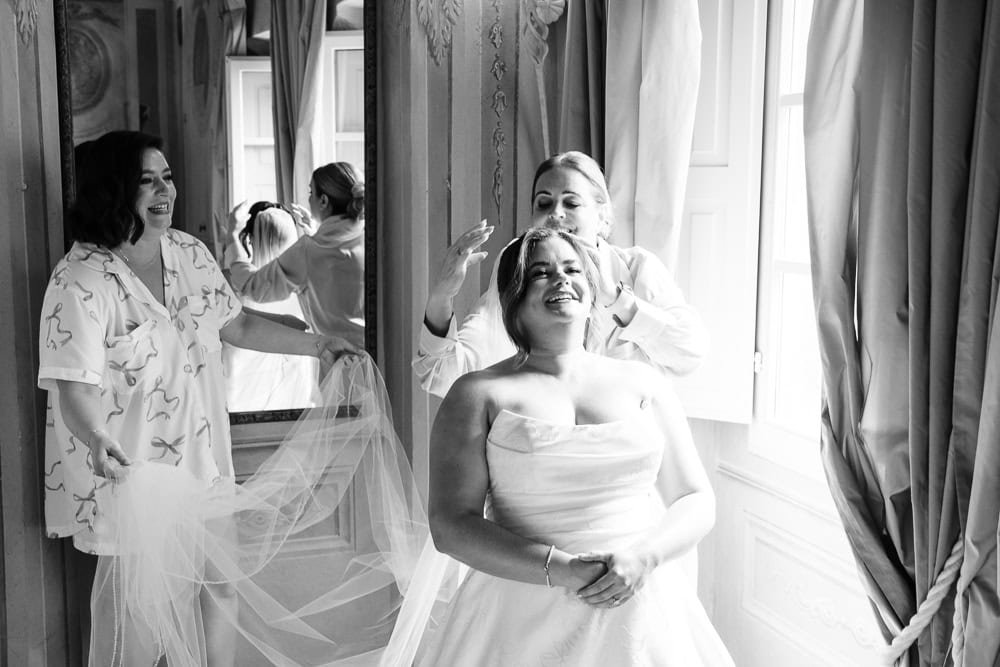 119-tuscany-wedding-getting-ready-villa.jpg
