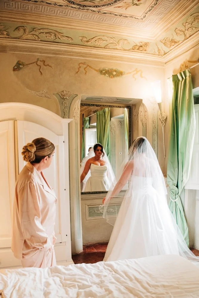 120-tuscany-wedding-getting-ready-villa.jpg